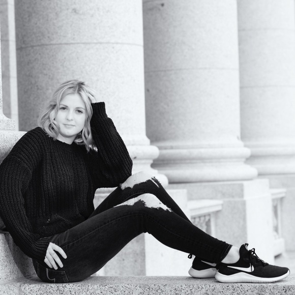 Meet your Posher, Alissa - Picture 1 of 1